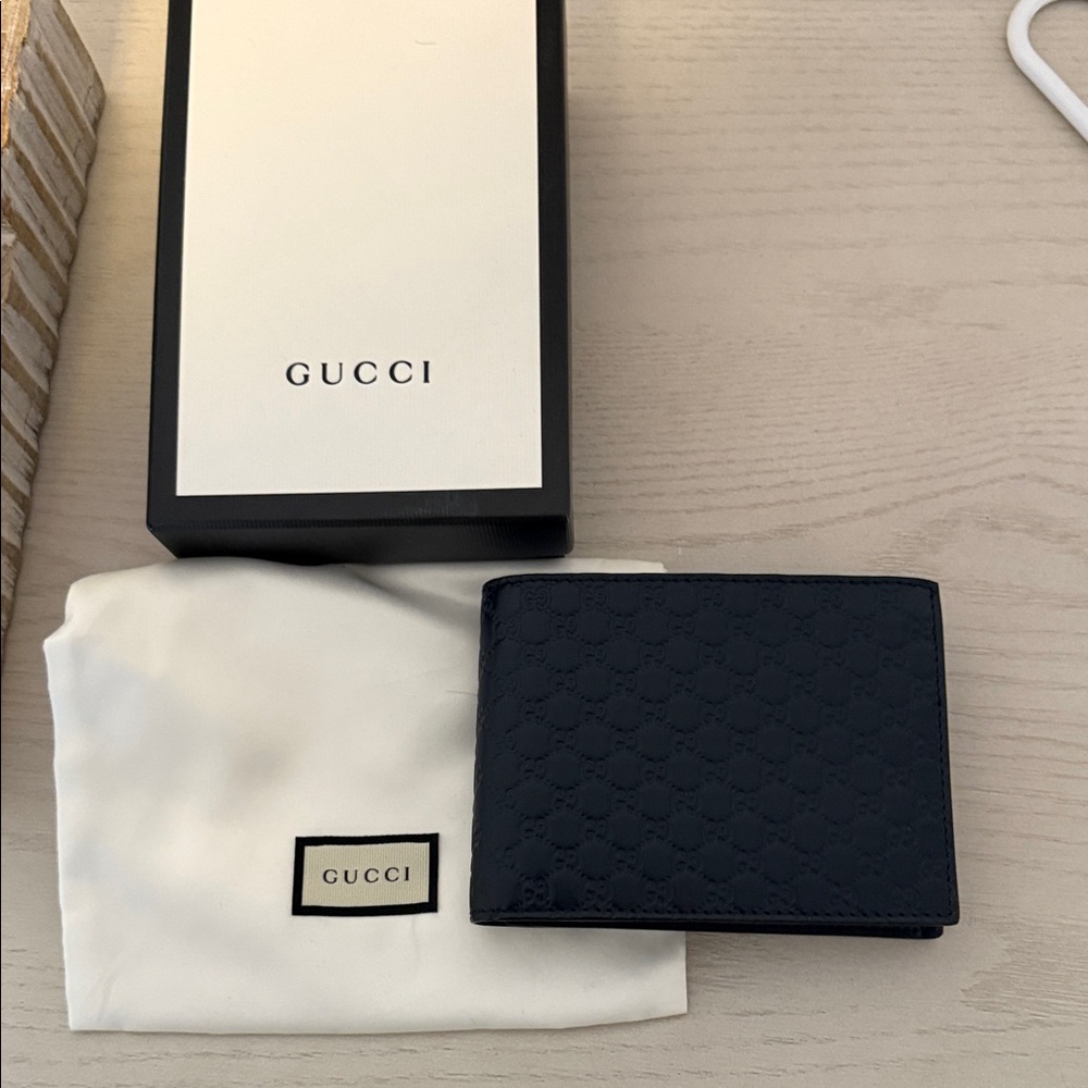 Gucci Embossed Black Leather Card Holder - Picture 4 of 4